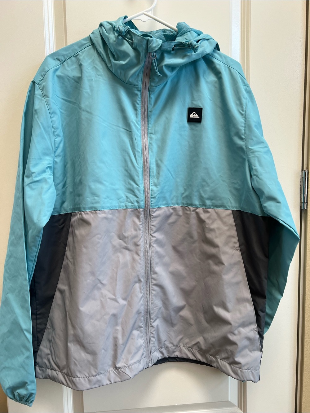 Quiksilver Two-Tone Teal and Light Gray packable Windbreaker Jacket (NWT)